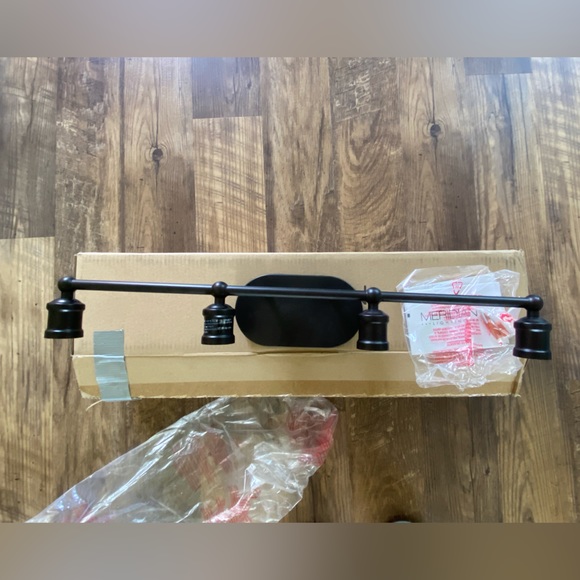 Meridian Bronze vanity light New In Box - Picture 10 of 13